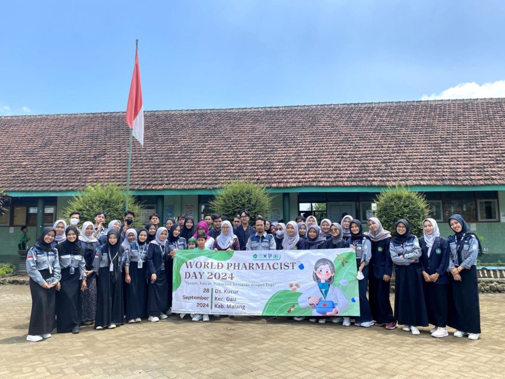 World Pharmacists Day : Pengabdian Masyarakat, Sosialisasi dan Pemeriksaan Kesehatan di Desa Kucur